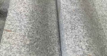 唐山芙蓉白S型拉丝面路沿石