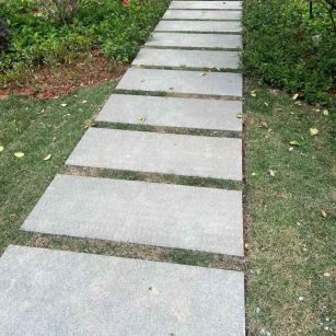 唐山 芝麻黑小区踏步、汀步石铺装效果