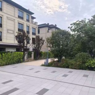 唐山 芝麻白与芝麻白搭配铺装，尺寸1200*600