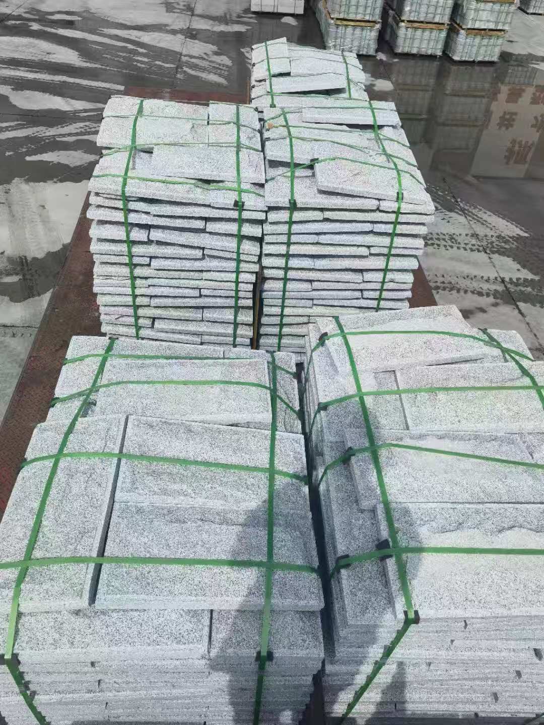 唐山 芝麻白蘑菇石装车出货