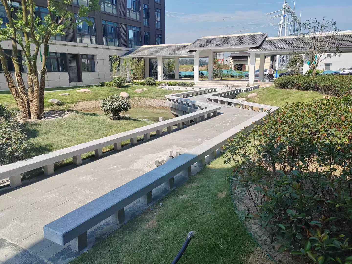 唐山 芝麻灰小区坐凳&栏杆安装效果