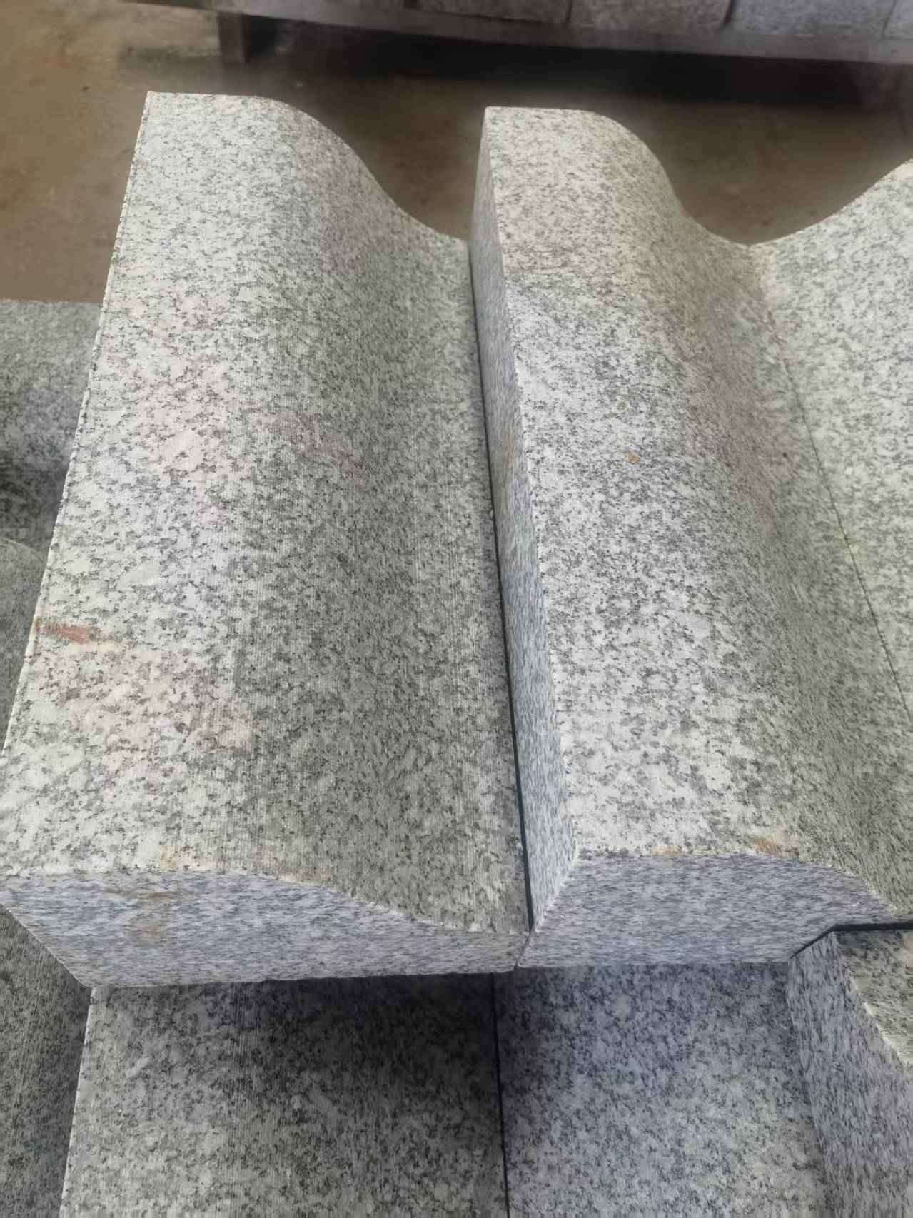 唐山芙蓉白S型拉丝面路沿石