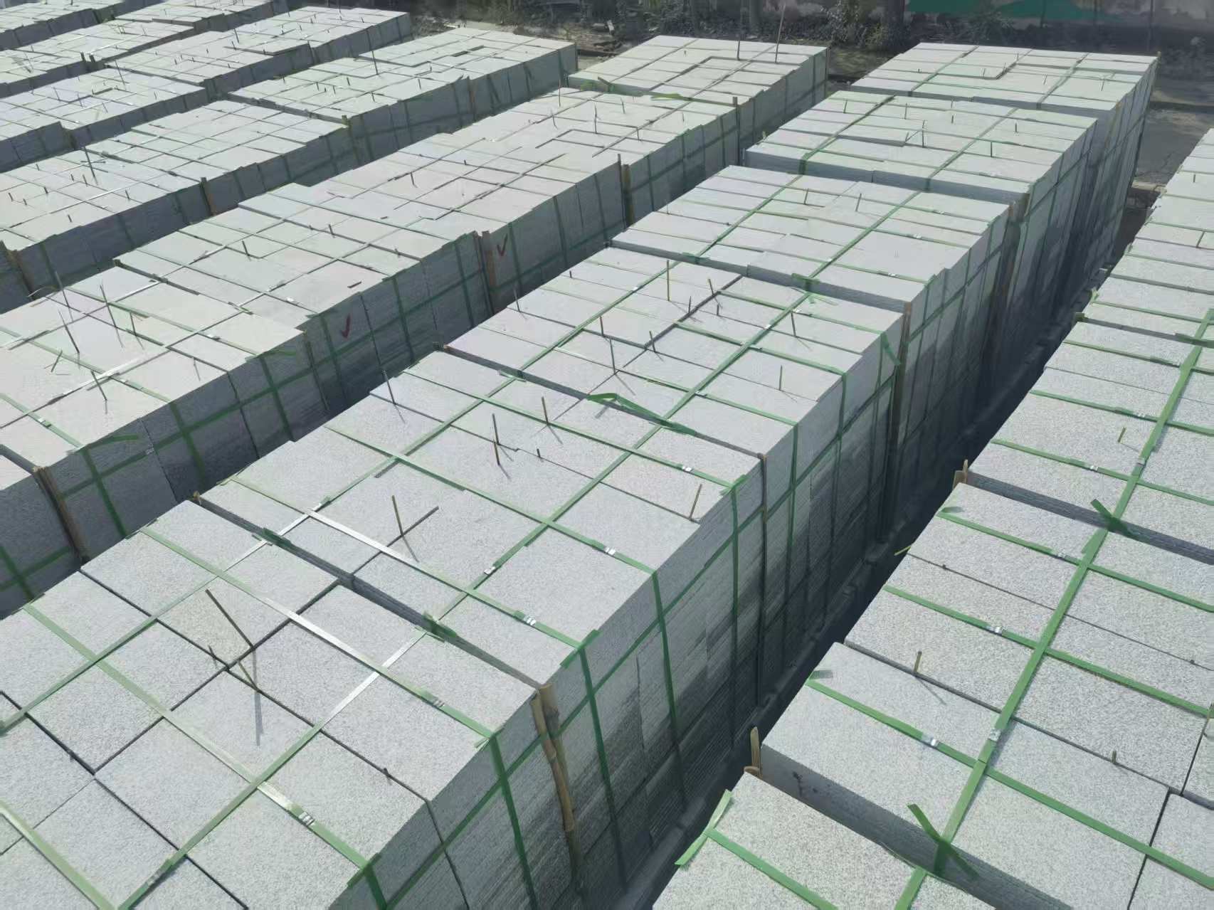 唐山 芝麻白1.8公分火烧300*600地铺，清仓大甩卖