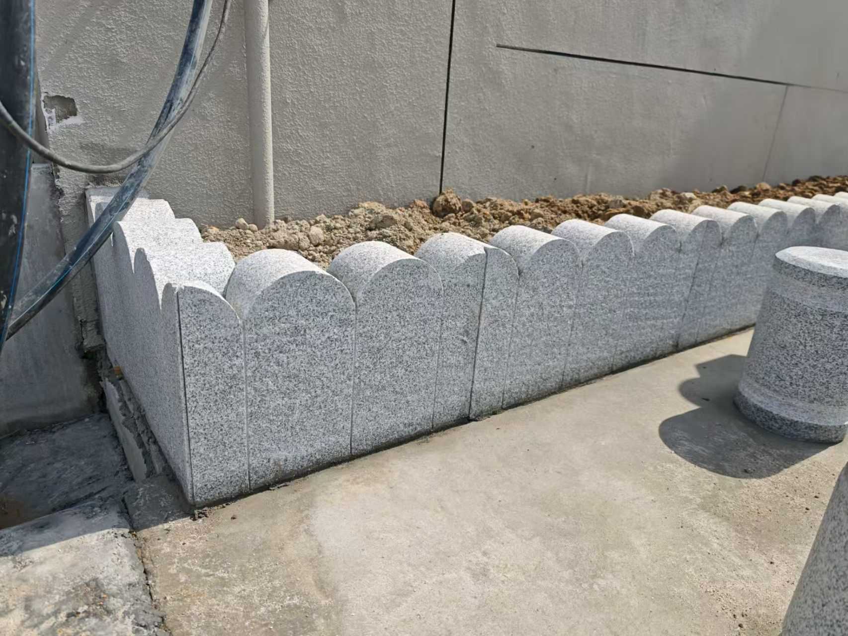 唐山 芝麻白花岗岩花边石铺装效果图